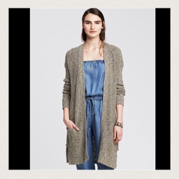 Banana Republic Sweaters - Banana Republic drapey pocket cardigan marled XS